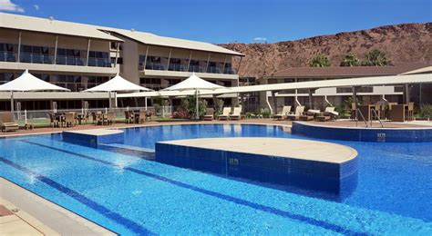 best hotels in alice springs|alice springs casino accommodation.